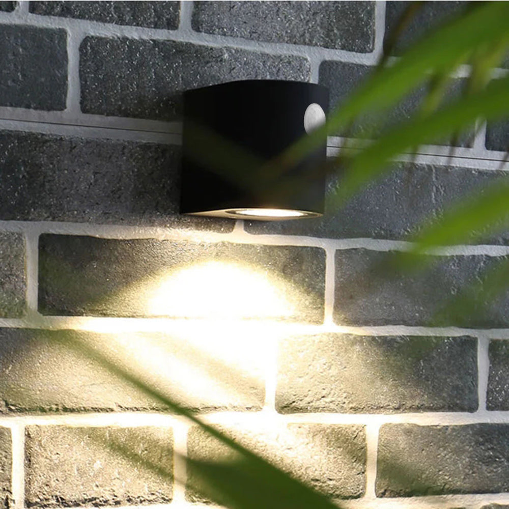 Orr Minimalist Metal Square Outdoor Wall Lamp