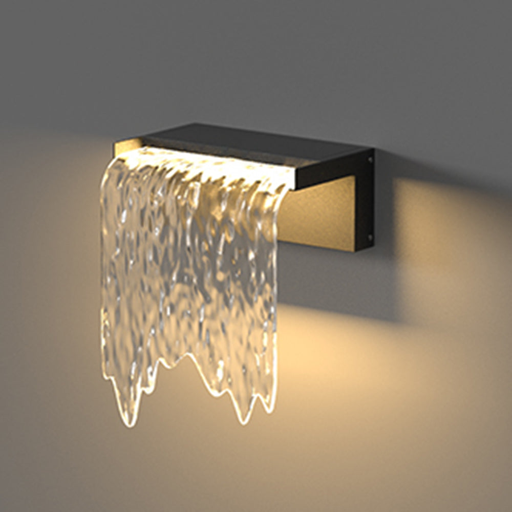 Isaac Modern Minimalist Metal/Acrylic Solar Waterproof Outdoor Wall Lamp, Black