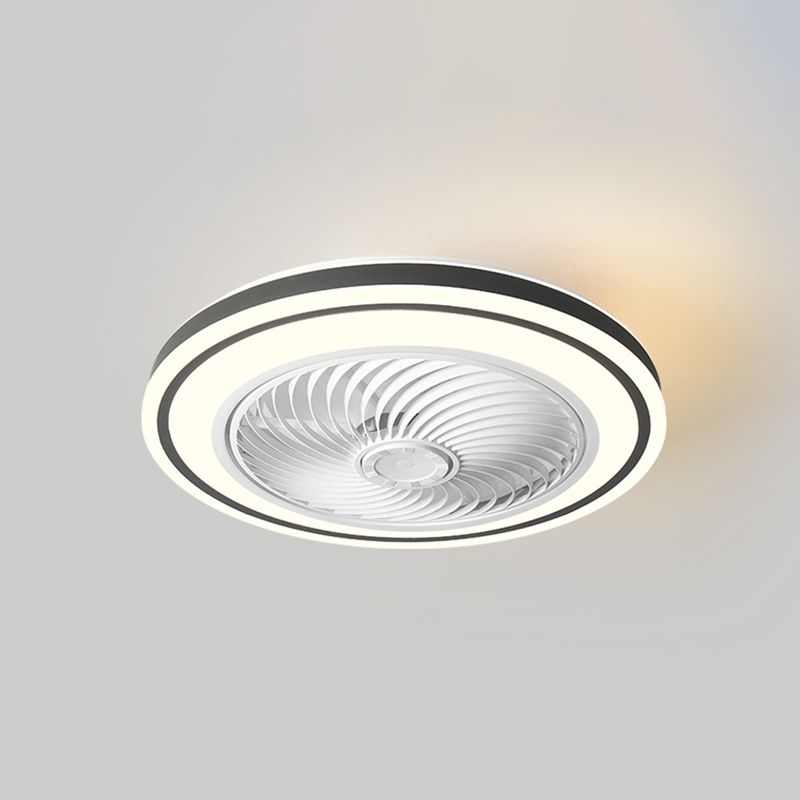 Quinn Round Ceiling Fan with Light, Bedroom