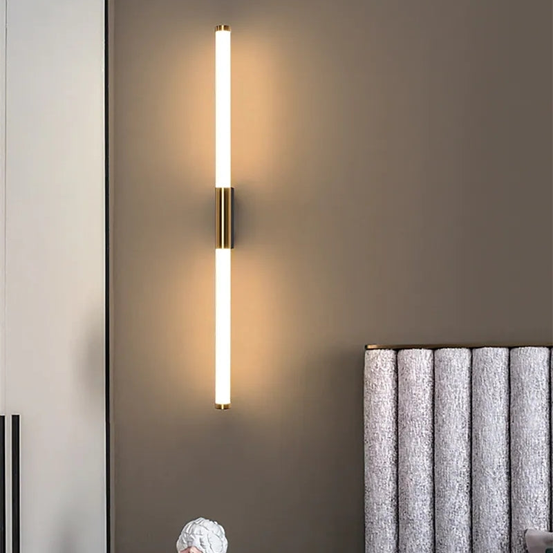 Leigh Minimalist Linear Metal Wall Lamp, Gold